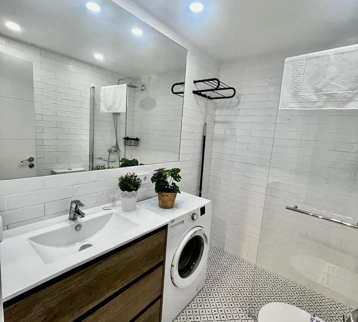 Apartamento En Pueblo Evita Con Piscina Y Terraza Benalmadena Apartment